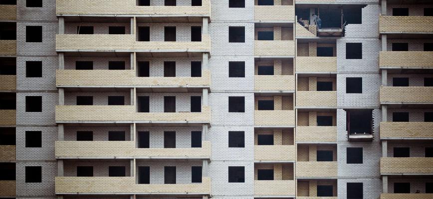 Cómo mitigar el riesgo de la IA y garantizar un beneficio positivo